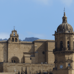 Los arcos y el Santo Cristo 