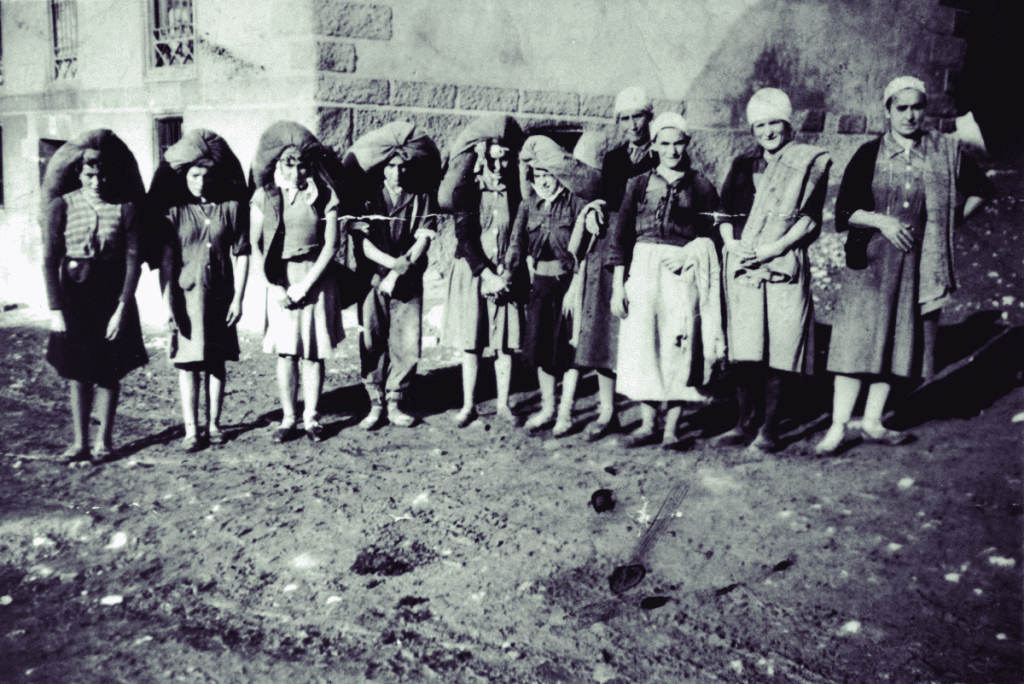 Pueblos de Álava - de abuelas a nietos. Añana.