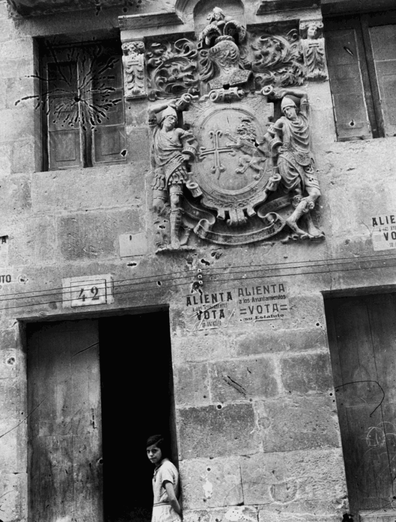 Pueblos de Álava, de abuelas a nietas y nietos - Agurain