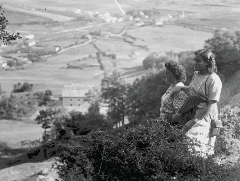 Pueblos de Álava, de abuelas a nietas y nietos. López de Guereñu. Photo-Araba