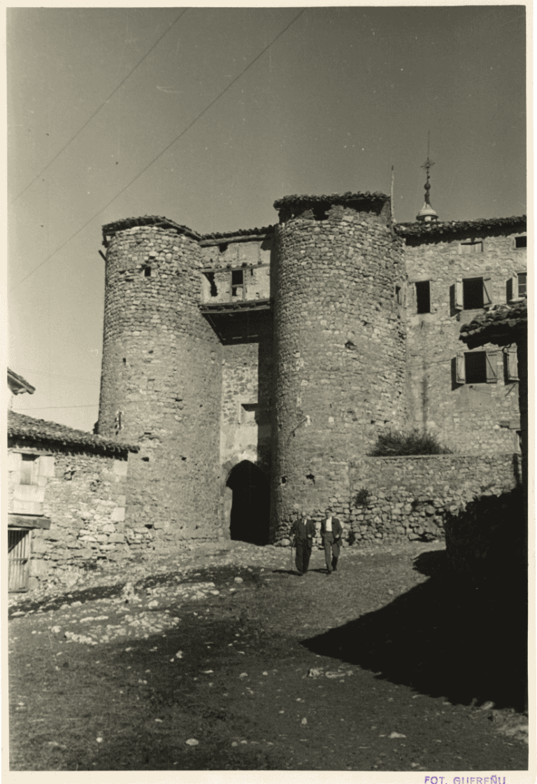 Pueblos de Álava, de abuelas a nietas y nietos | Peñacerrada