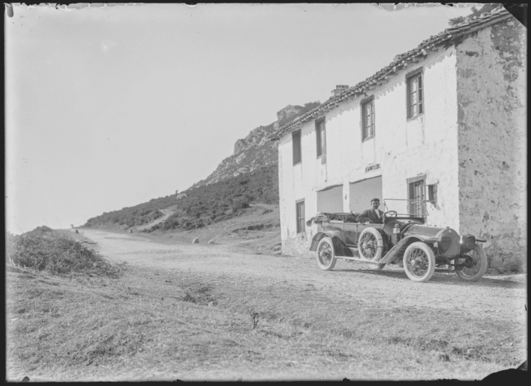 Pueblos de Álava, de abuelas a nietas y nietos. E. Guinea. Archivo Municipal de Vitoria-Gasteiz