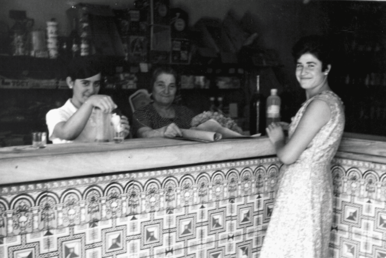 Pueblos de Álava, de abuelas a nietas y nietos. Okondo