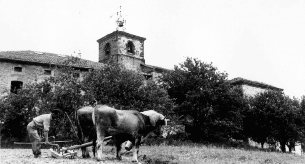 Pueblos de Álava, de abuelas a nietas y nietos. Okondo