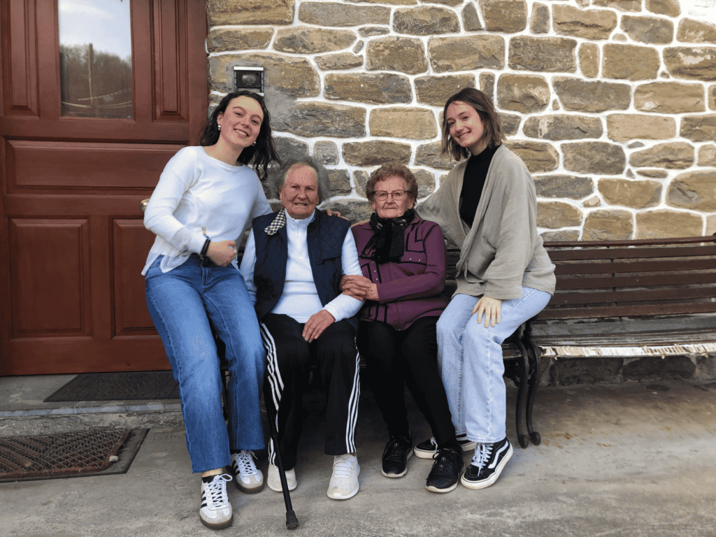 Pueblos de Álava, de abuelas a nietas y nietos. Ayala.