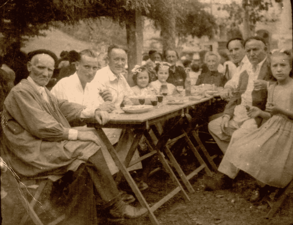 Pueblos de Álava, de abuelas a nietas y nietos. Ayala.
