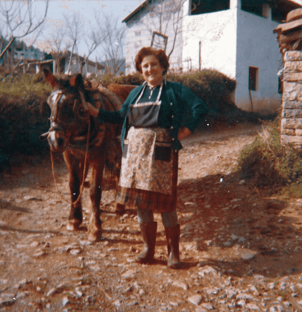 Pueblos de Álava, de abuelas a nietas y nietos. Ayala.