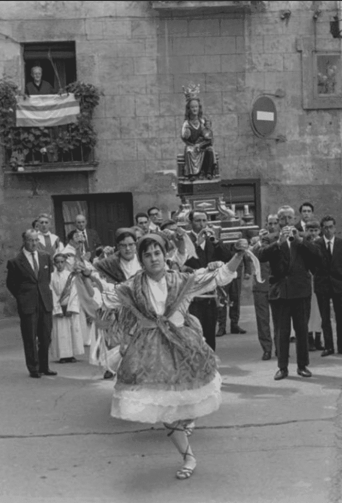 Pueblos de Álava, de abuelas a nietas y nietos. Elciego.