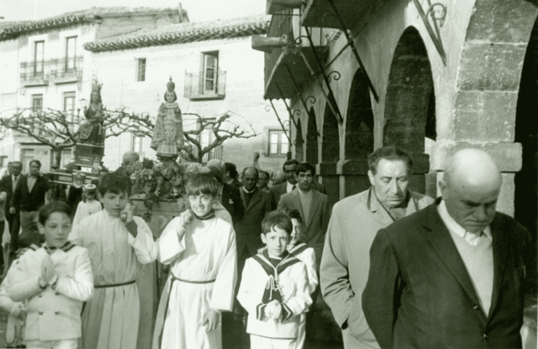 Pueblos de Álava, de abuelas a nietas y nietos. Elciego.