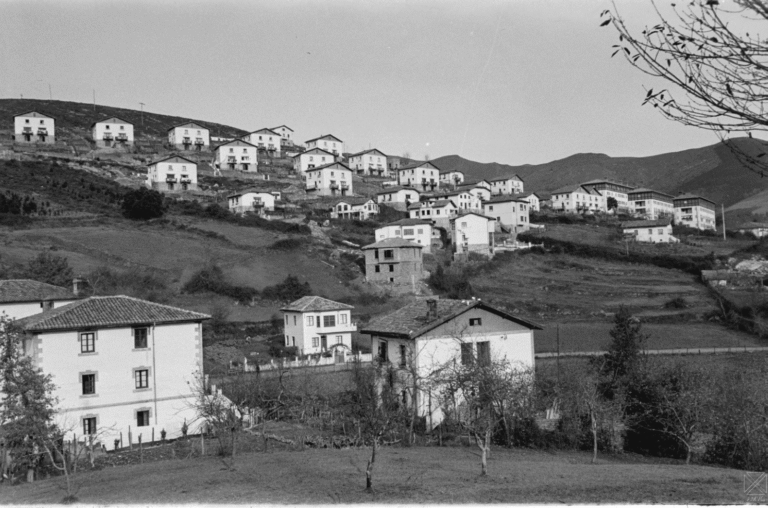 Pueblos de Álava, de abuelas a nietas y nietos. Laudio - Llodio.