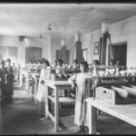 Empleadas del laboratorio de la Azucarera hacia 1914. E.Guinea. Archivo Municipal de Vitoria-Gasteiz.