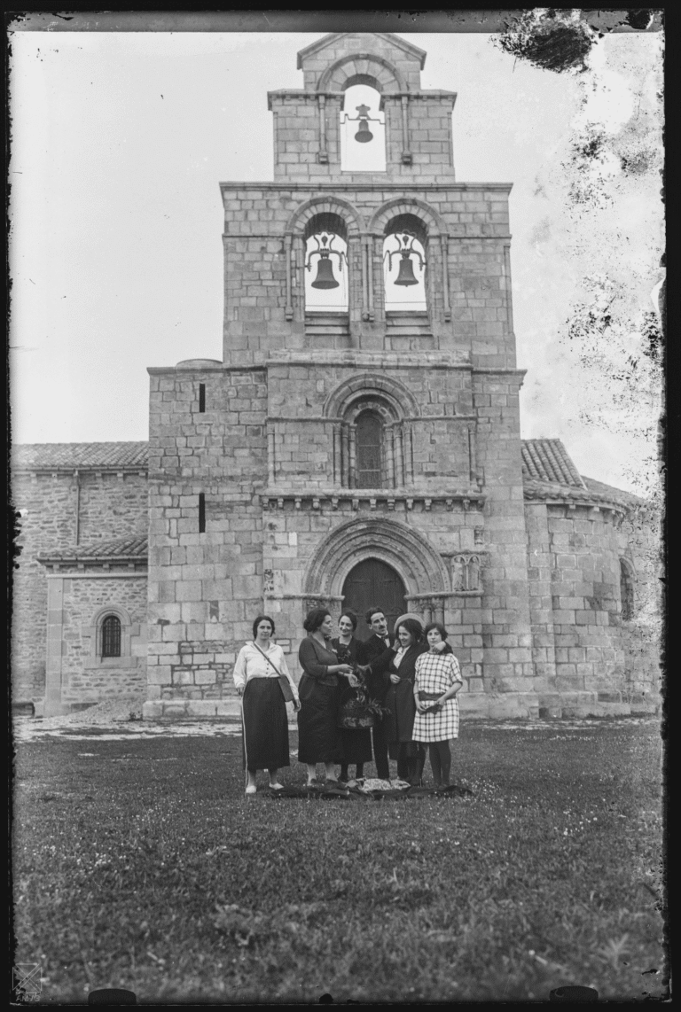 Pueblos de Álava, de abuelas a nietas y nietos. Vitoria-Gasteiz